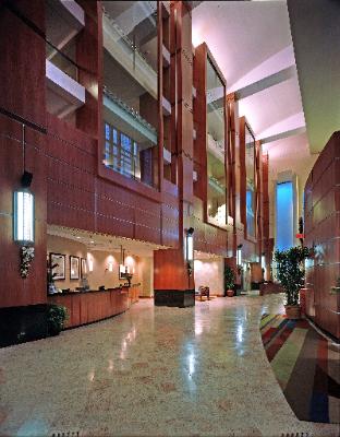 Embassy Suites DC Convention Center - Full Lobby Area