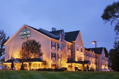 Country Inn & Suites Columbus Airport East - Quiet Convient Location