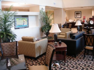 Hampton Inn & Suites - 