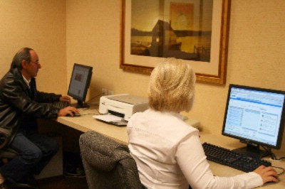 Hampton Inn & Suites - Complimentary Business Center Access