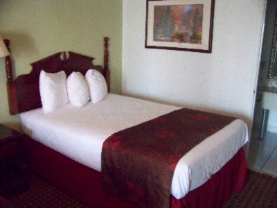 Best Western White Columns Inn - Our Plantation Lobby