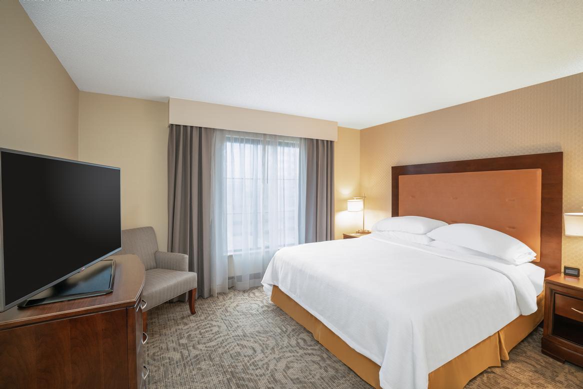 Embassy Suites Nashville at Vanderbilt - Spacious Suite Area To Relax And Enjoy With Your Family