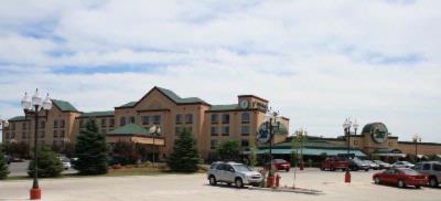 The Plaza Hotel & Suites With Green Mill Restaurant & Lounge