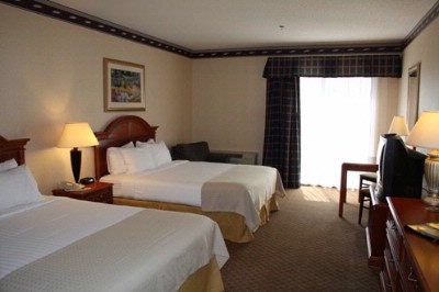 The Plaza Hotel & Suites - Standard Double Queen Beds