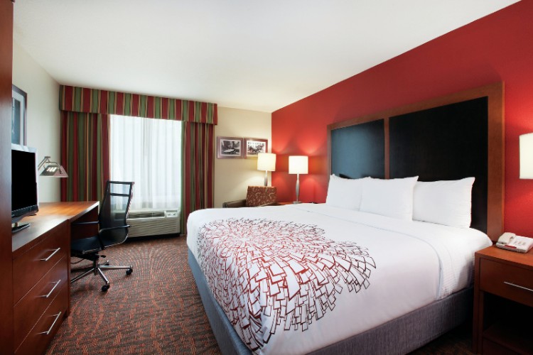 Quality Inn Historic Area - Beautiful Rooms.