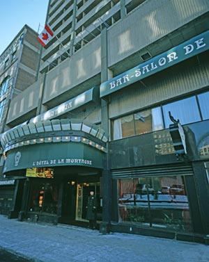 L'hotel De La Montagne - Hotel entrance