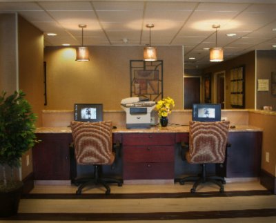 Holiday Inn Express East - Business Center
