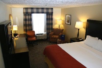 Holiday Inn Express East - King Executive Room