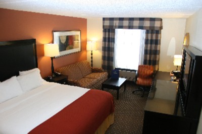 Holiday Inn Express East - King With Sleeper Sofa