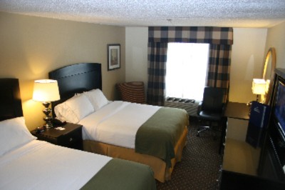 Holiday Inn Express East - 2 Queen Bed Room