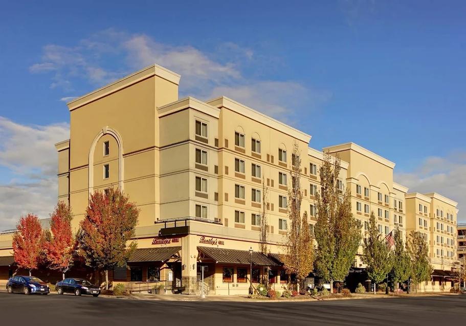 Phoenix Grand Hotel - 
