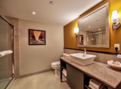 Holiday Inn Montreal Airport - Massage Therapy Center