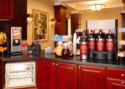 Comfort Suites Woodbridge - 