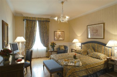 Plaza Hotel Lucchesi - 