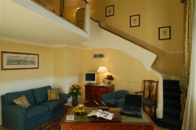 Plaza Hotel Lucchesi - 