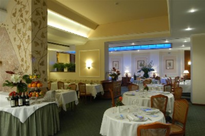 Plaza Hotel Lucchesi - 