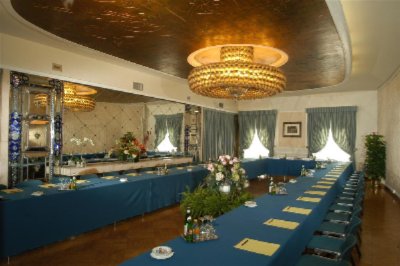Plaza Hotel Lucchesi - 
