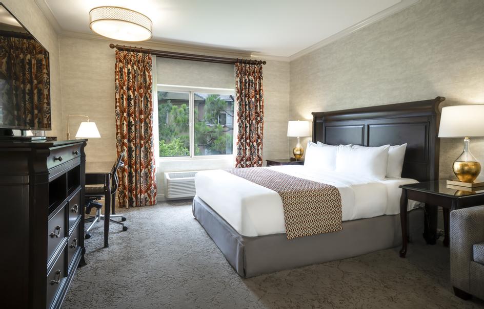 Ayres Hotel & Suites Costa Mesa - Courtyard