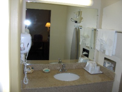La Quinta Inn - Vanity Area