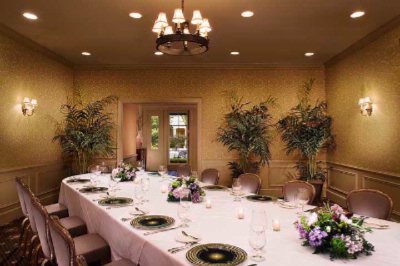 Planters Inn - 