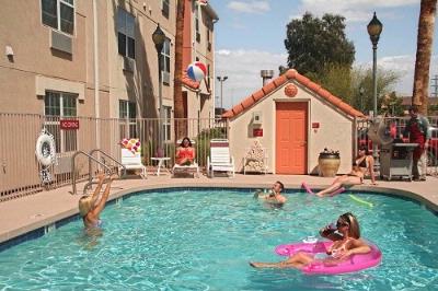 Phoenix Towneplace Suites by Marriott - Relax Or Have Fun In Our Outdoor Pool Area