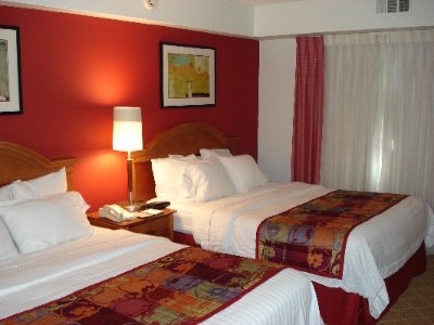 Newly Renovated! 1bedroom With 2queens Suite