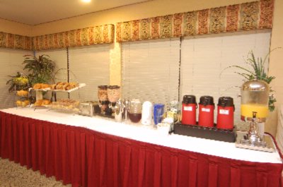 Howard Johnson Inn & Suites - Continental Breakfast
