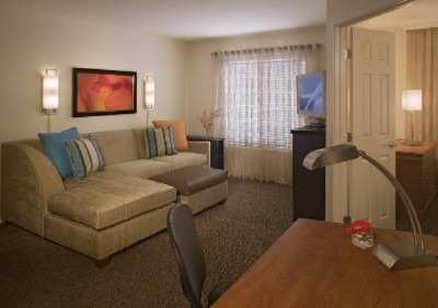 Hyatt Summerfield Suites Morristown - Desk And Living Area With Cozy Corner Sofa Sleeper 32'hdtv Dvd Player And Plug & Play System