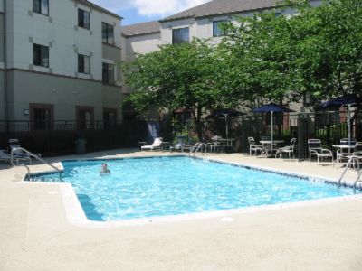 Hyatt Summerfield Suites Morristown - Outdoor Pool And Bbq Patio Area