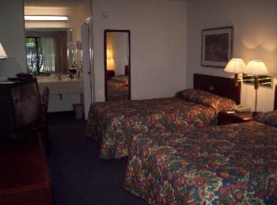 Brookwood Inn - 2 Double Bed Room