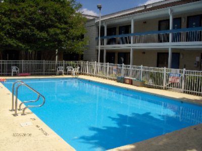 Brookwood Inn - Outdoor Pool