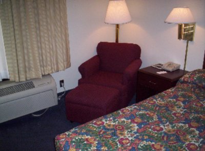 Brookwood Inn - Sofa With Ottman In Each Room