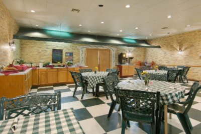 Ramada Inn Hotel & Convention Center - Sidewalk Cafe - Breakfast Room