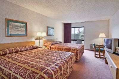 Ramada Inn Hotel & Convention Center - Double Queen Room