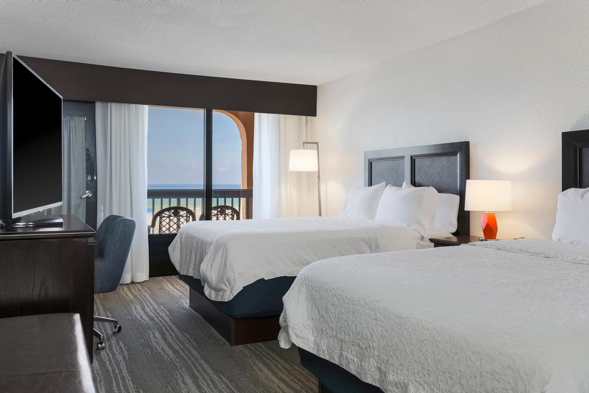 Hampton Inn Ft. Walton Beach - Marbel Vanities And Spa-like Decor Makes For Easy Relaxation.