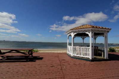 Baymont Inn & Suites West Atlantic City - Bay Beach Behind Hotel