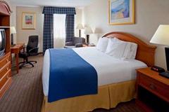 Holiday Inn Express - 