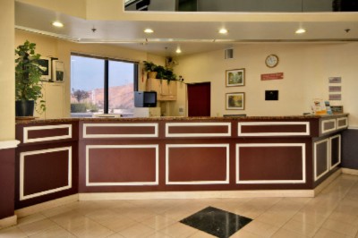 Days Inn San Bernardino / University Parkway - Lobby