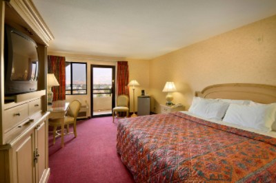 Days Inn San Bernardino / University Parkway - King Room