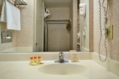 Days Inn San Bernardino / University Parkway - Bath