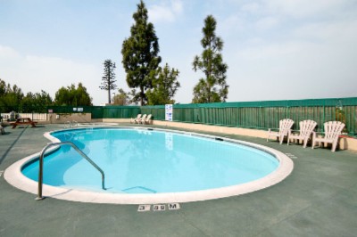 Days Inn San Bernardino / University Parkway - Pool