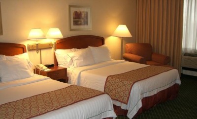 Courtyard by Marriott Louisville Airport - Double Queen Guest Room