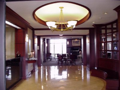 Courtyard by Marriott Louisville Airport - Hotel Lobby