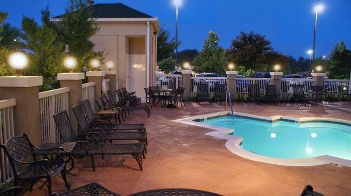 Hilton Garden Inn Charlotte North - Heated Indoor/outdoor Pool