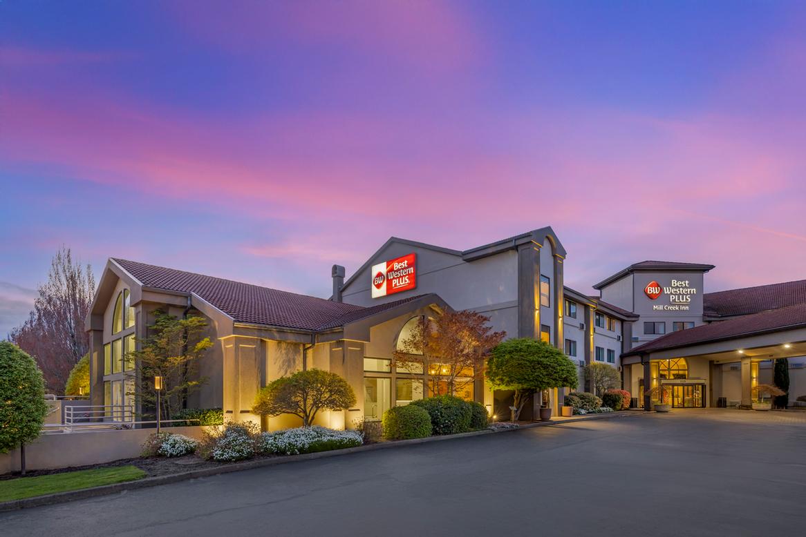 Best Western Mill Creek Inn - Lobby Entrance