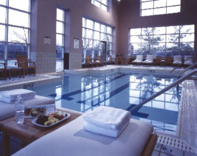 Indoor/outdoor Pool