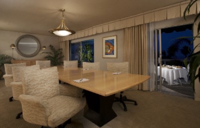 Santa Barbara Inn - Penthouse Suite/board Meeting Space