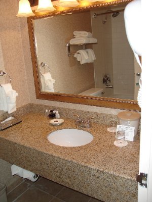Red Lion Hotel Pocatello - Renovated Bathroom