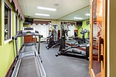 The Country Inn & Suites by Carlson - Fitness Center & Sauna