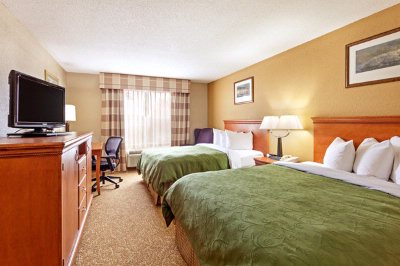The Country Inn & Suites by Carlson - Indoor Jacuzzi